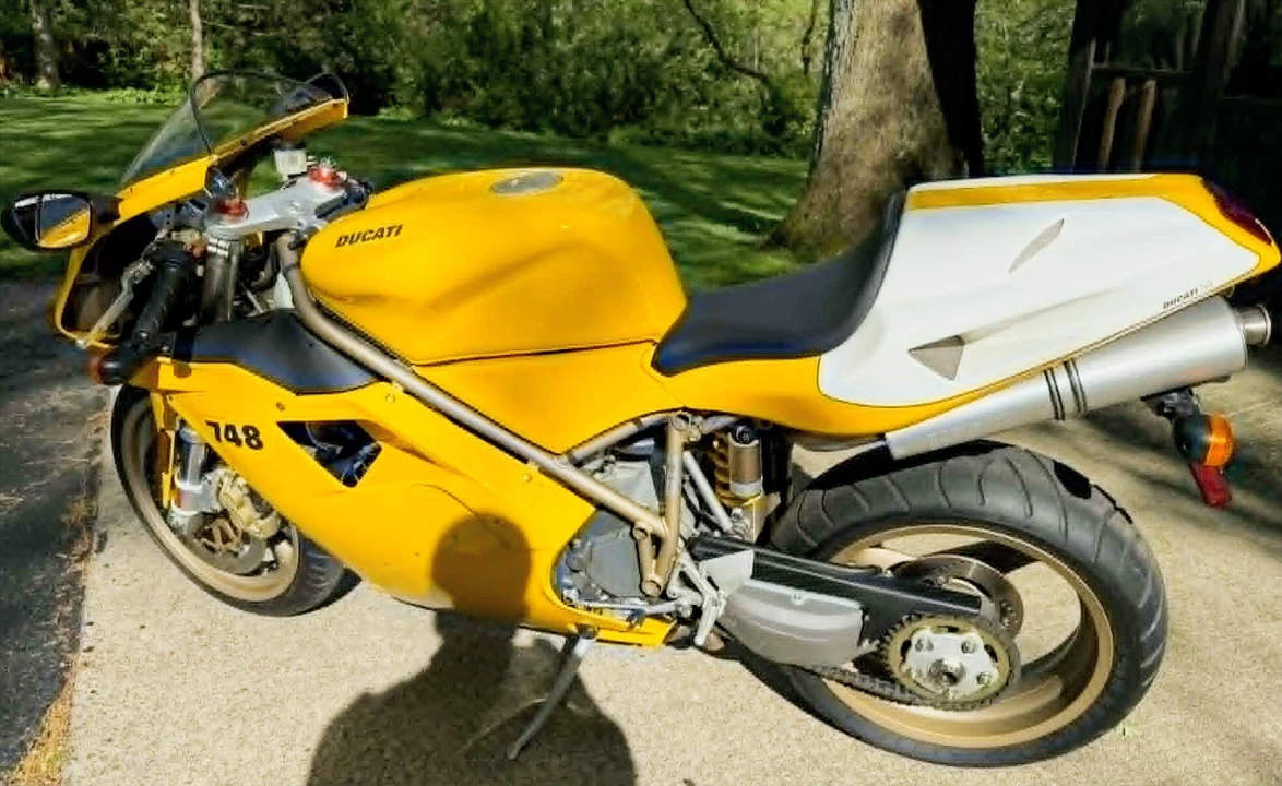 2000 Ducati 748 - Image 10 of 31