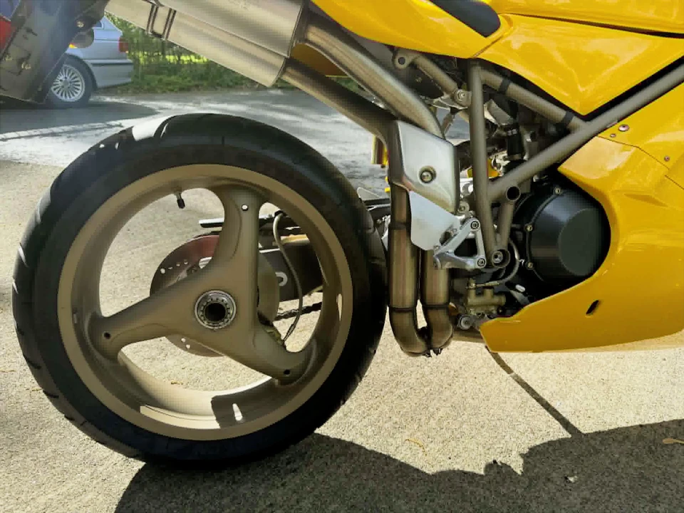 2000 Ducati 748 - Image 30 of 31