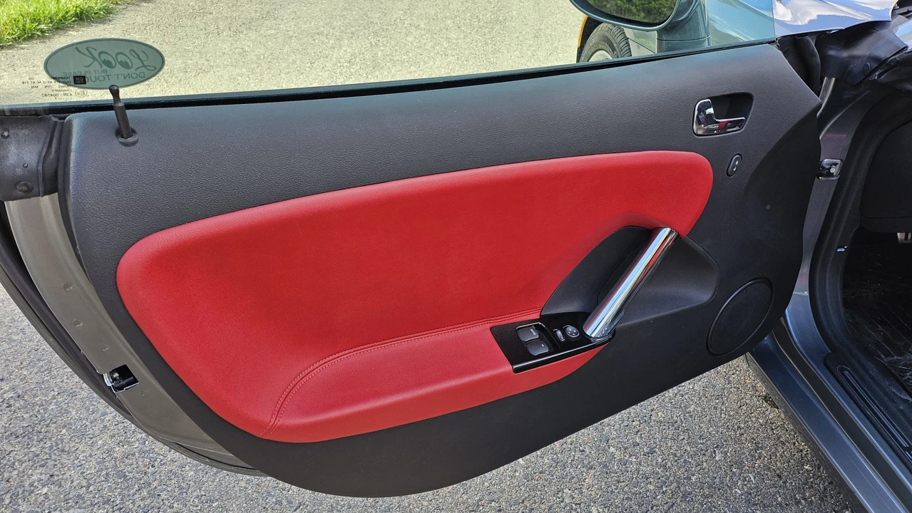2007 Saturn Sky - Image 26 of 31