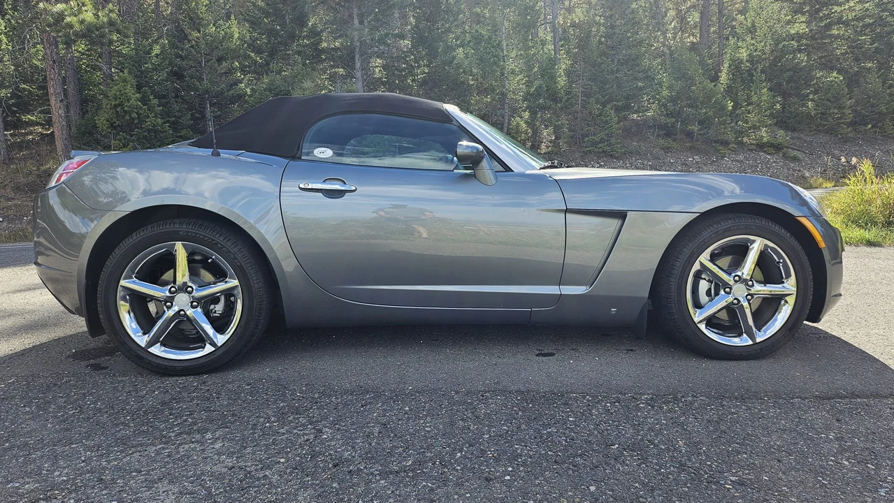 2007 Saturn Sky - Image 13 of 31