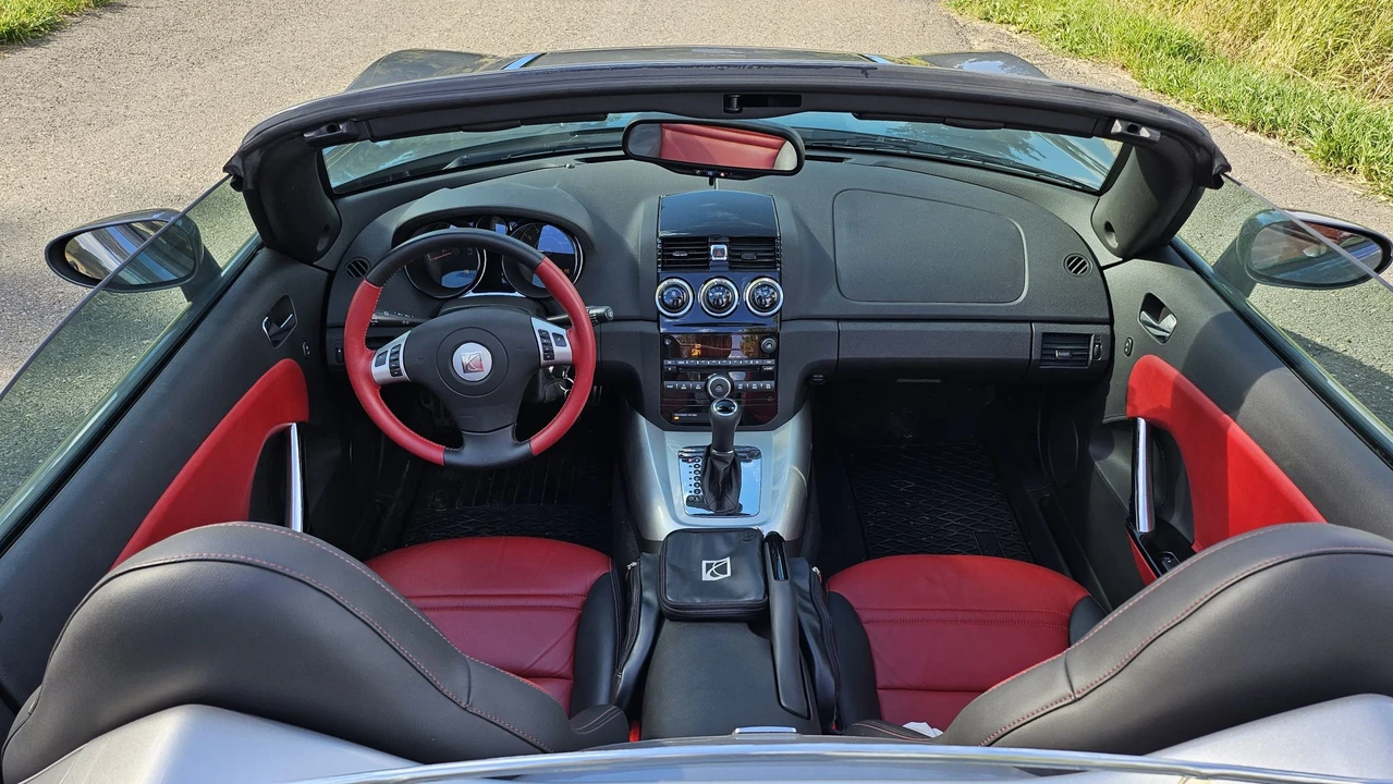 2007 Saturn Sky - Image 22 of 31