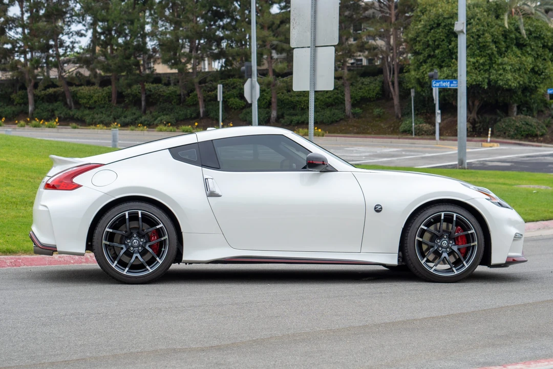 2016 Nissan 370Z 6th Gen - Image 9 of 31