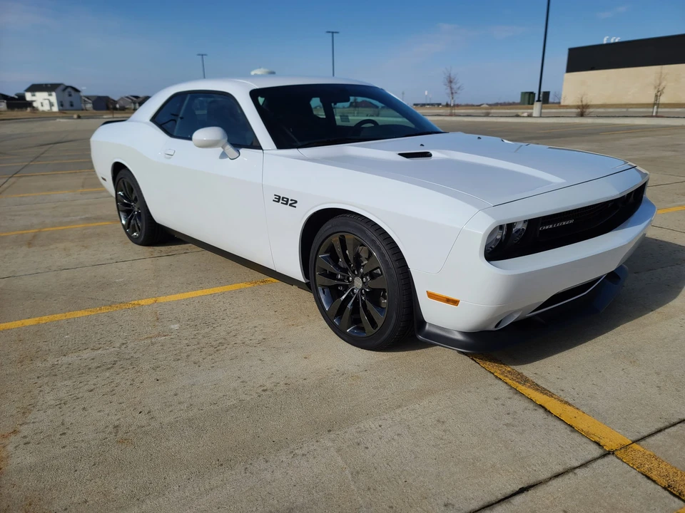 2014 Dodge Challenger SRT8 & 392 3rd Gen - Image 5 of 31