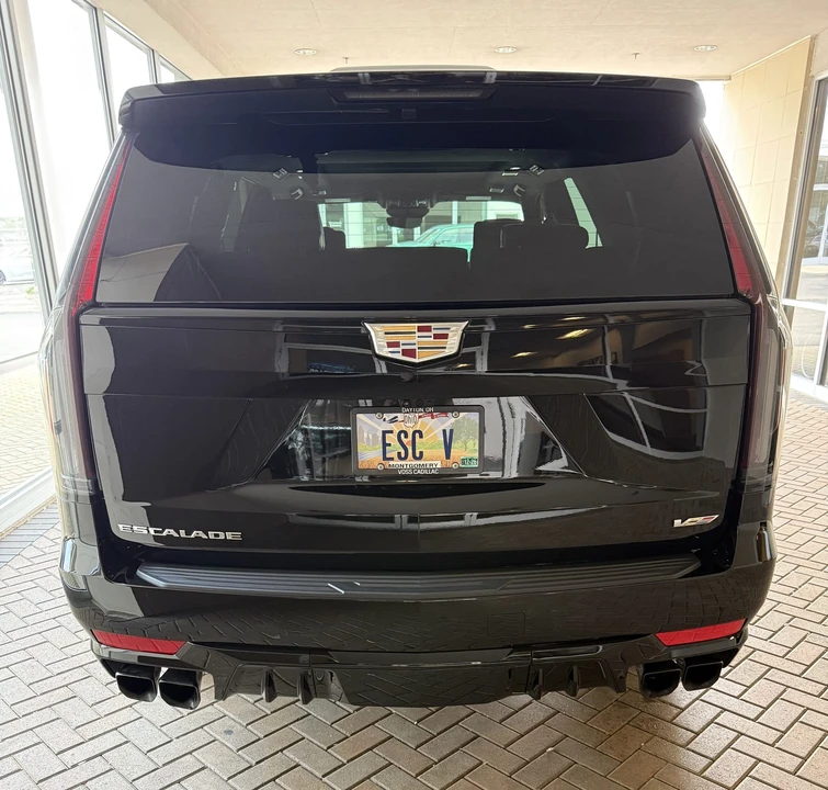 2023 Cadillac Escalade-V 5th Gen - Image 24 of 31