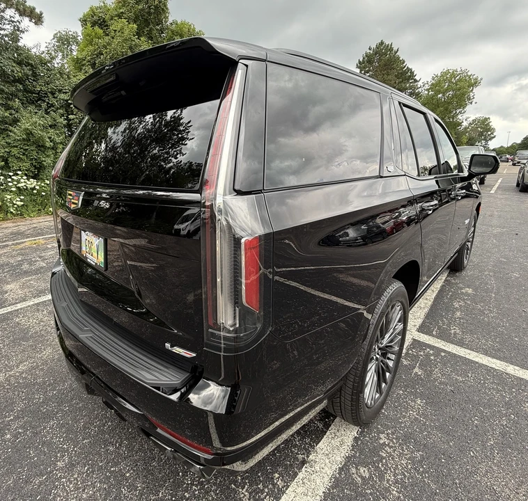 2023 Cadillac Escalade-V 5th Gen - Image 20 of 31