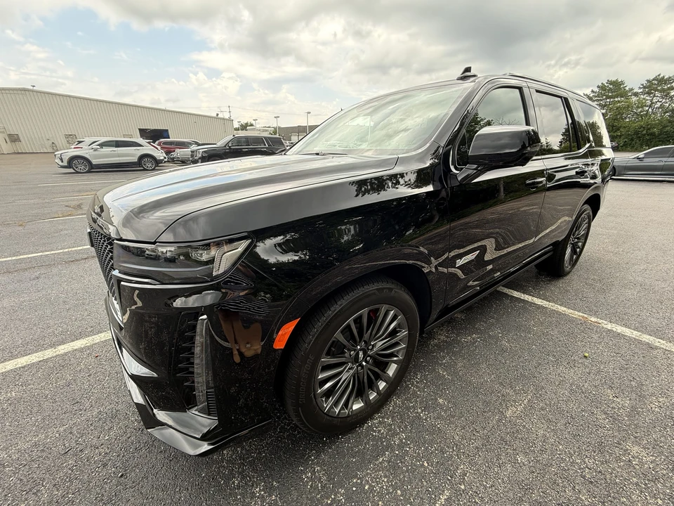 2023 Cadillac Escalade-V 5th Gen - Image 5 of 31