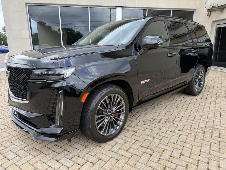2023 Cadillac Escalade-V 5th Gen - Image 4 of 31