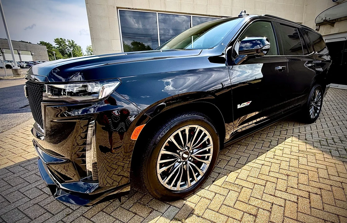 2023 Cadillac Escalade-V 5th Gen - Image 3 of 31