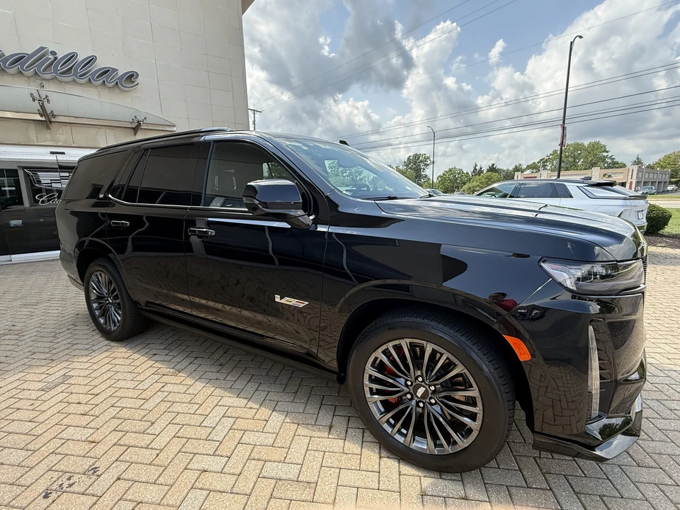 2023 Cadillac Escalade-V 5th Gen - Image 12 of 31