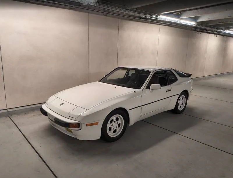 Porsche 944 - Image 5 of 6