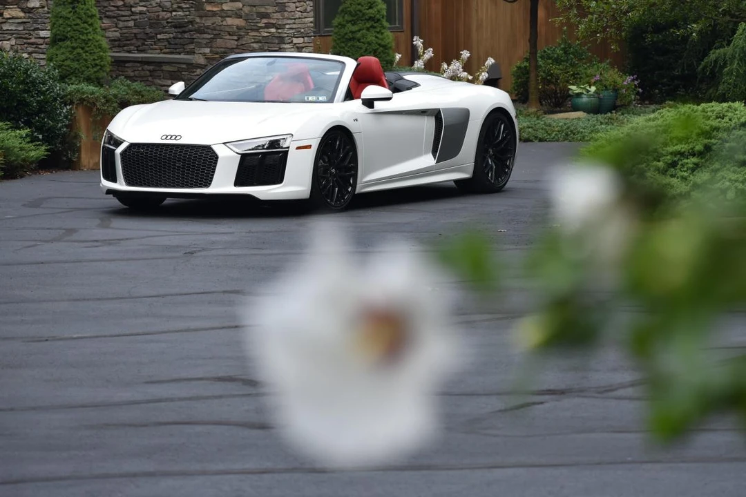 2017 Audi 4S R8 - Image 9 of 31