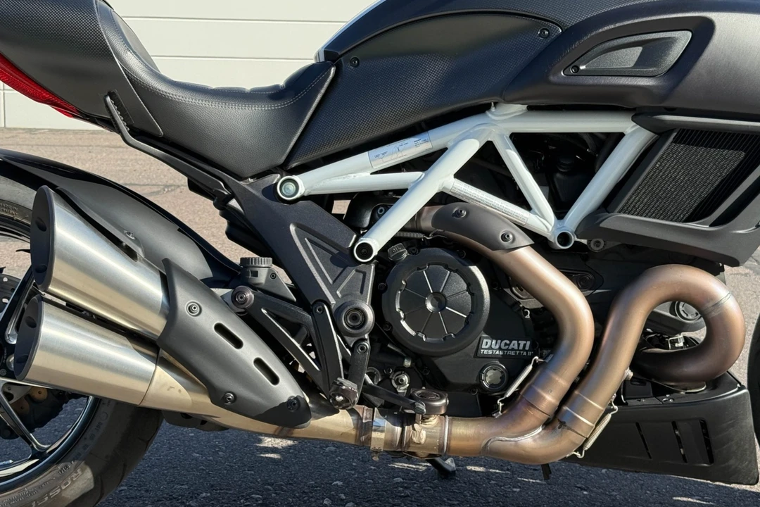 2015 Ducati Diavel - Image 5 of 7