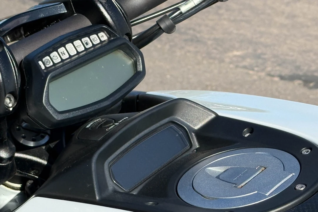 2015 Ducati Diavel - Image 4 of 7