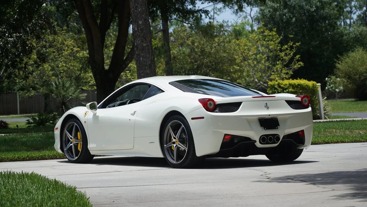 2015 Ferrari 458 Italia - Image 29 of 31
