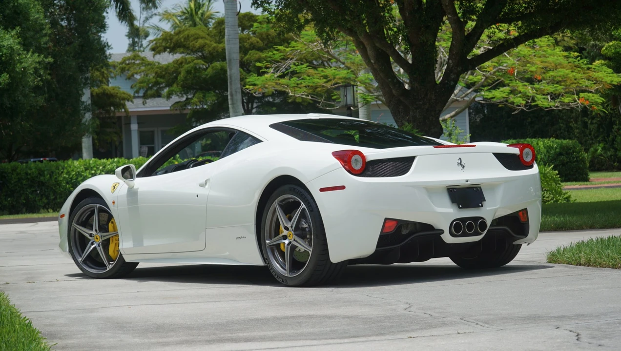 2015 Ferrari 458 Italia - Image 30 of 31