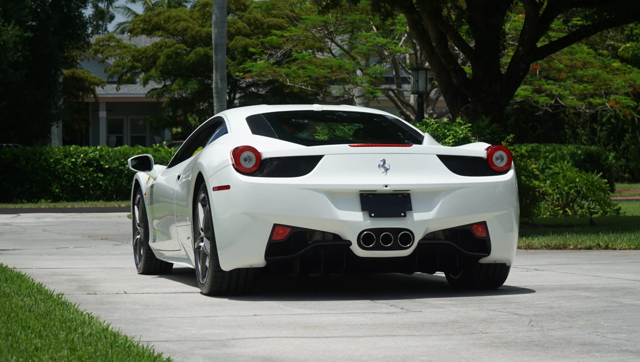 2015 Ferrari 458 Italia - Image 27 of 31