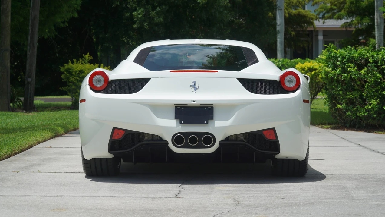 2015 Ferrari 458 Italia - Image 26 of 31