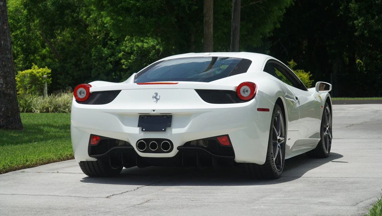 2015 Ferrari 458 Italia - Image 25 of 31