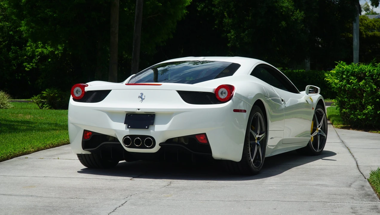 2015 Ferrari 458 Italia - Image 24 of 31