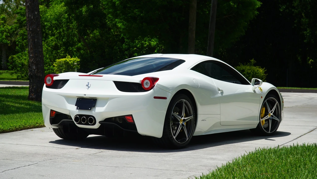 2015 Ferrari 458 Italia - Image 21 of 31