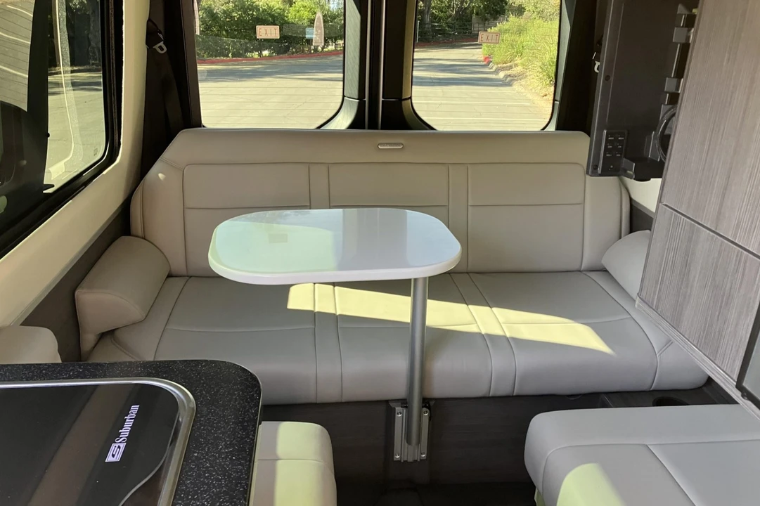 2023 Airstream - Image 6 of 8
