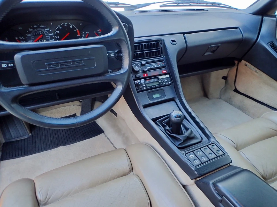 1984 Porsche 928 S - Image 8 of 31