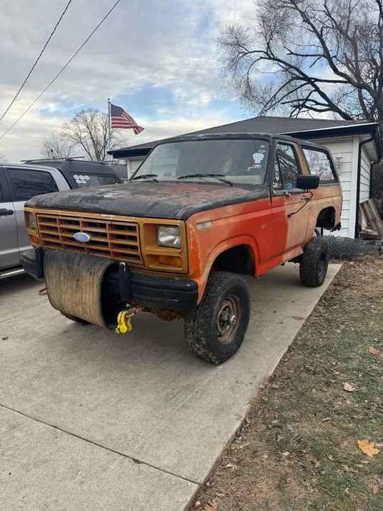 1984 Ford Bronco 3rd Gen - Image 2 of 10