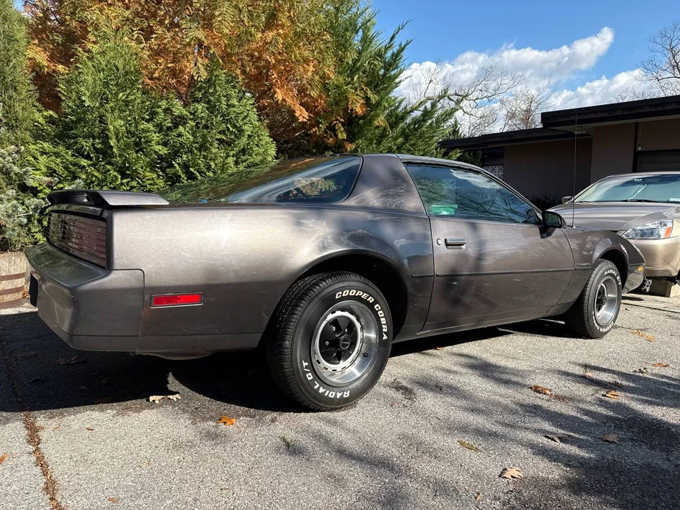 1984 Pontiac Firebird 3rd Gen - Image 4 of 5