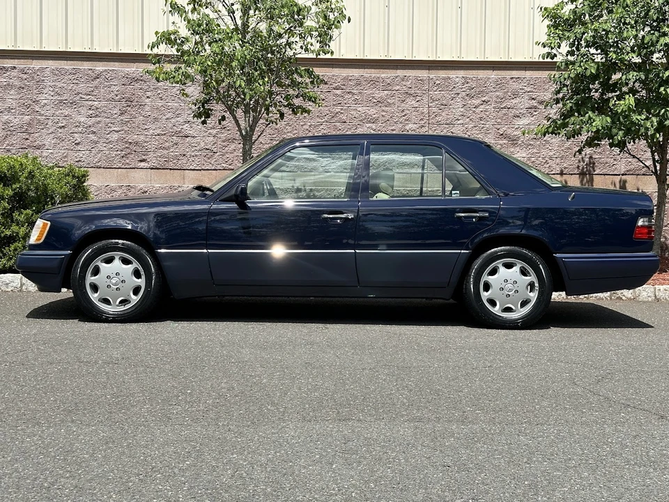 1995 Mercedes-Benz W124 E-Class - Image 23 of 31