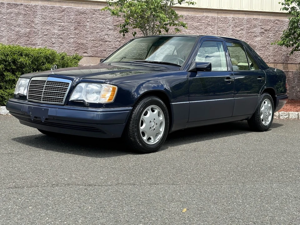 1995 Mercedes-Benz W124 E-Class - Image 3 of 31