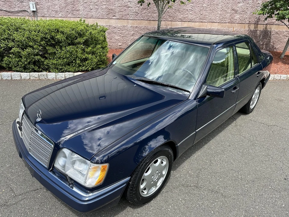 1995 Mercedes-Benz W124 E-Class - Image 8 of 31