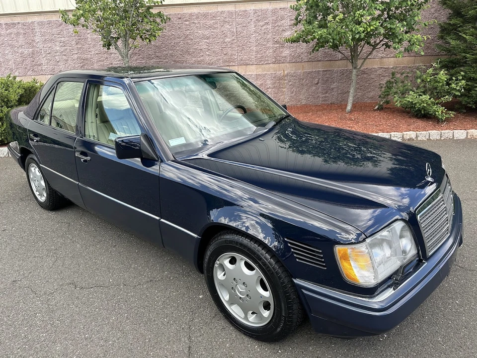 1995 Mercedes-Benz W124 E-Class - Image 13 of 31