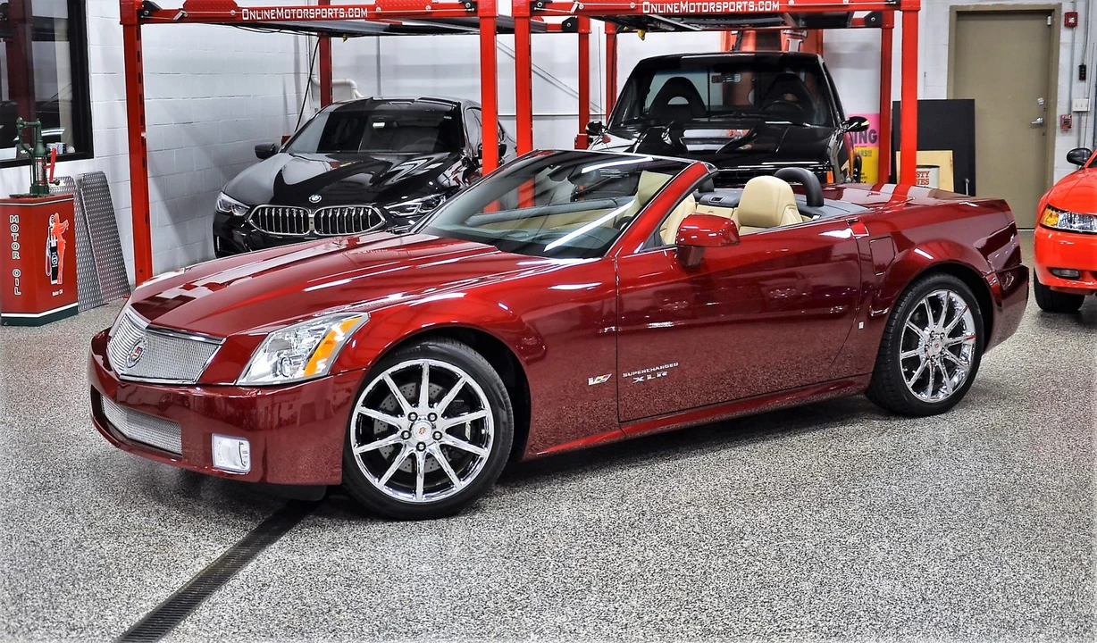 2007 Cadillac XLR-V - Image 11 of 31