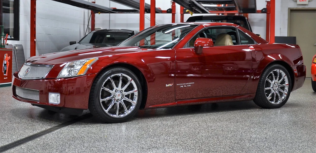 2007 Cadillac XLR-V - Image 13 of 31