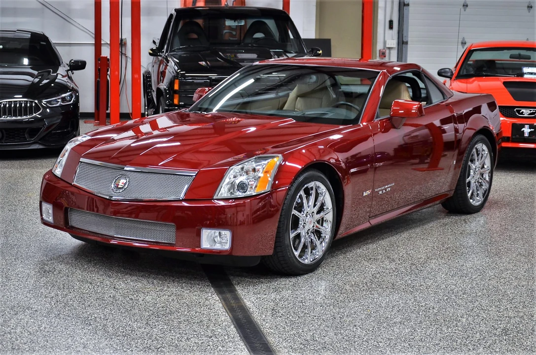 2007 Cadillac XLR-V - Image 4 of 31