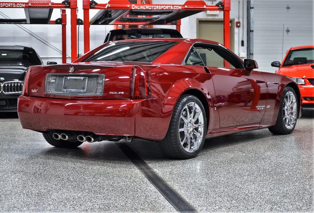 2007 Cadillac XLR-V - Image 29 of 31