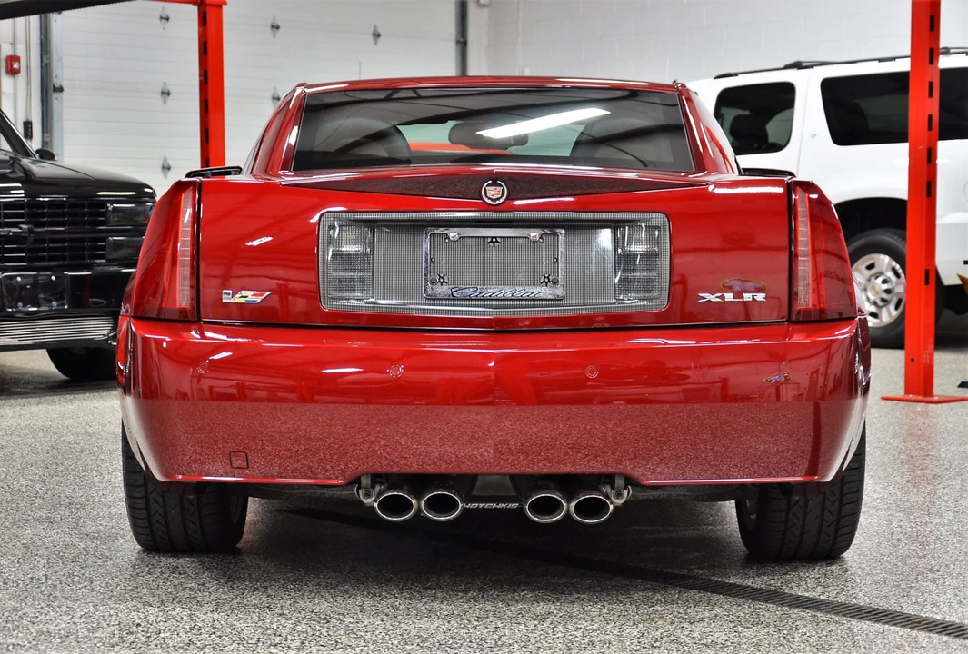 2007 Cadillac XLR-V - Image 28 of 31