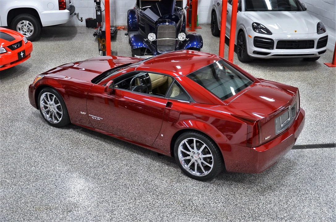 2007 Cadillac XLR-V - Image 17 of 31
