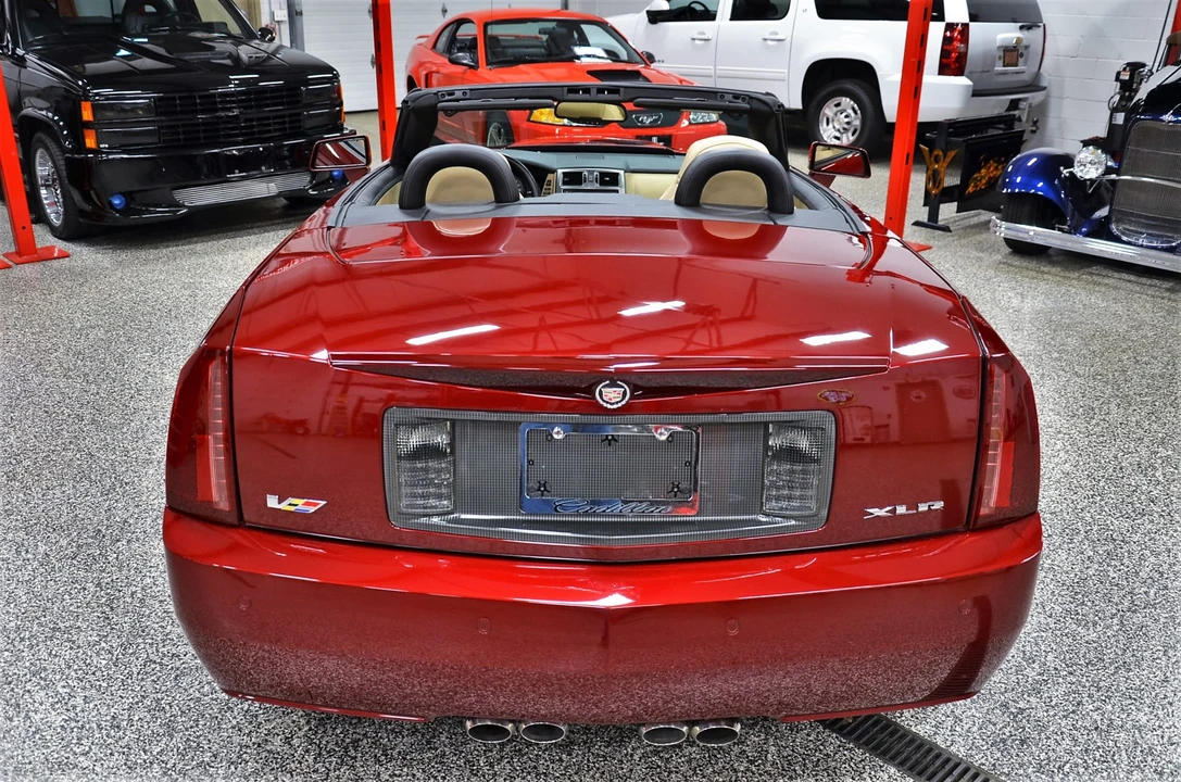 2007 Cadillac XLR-V - Image 26 of 31