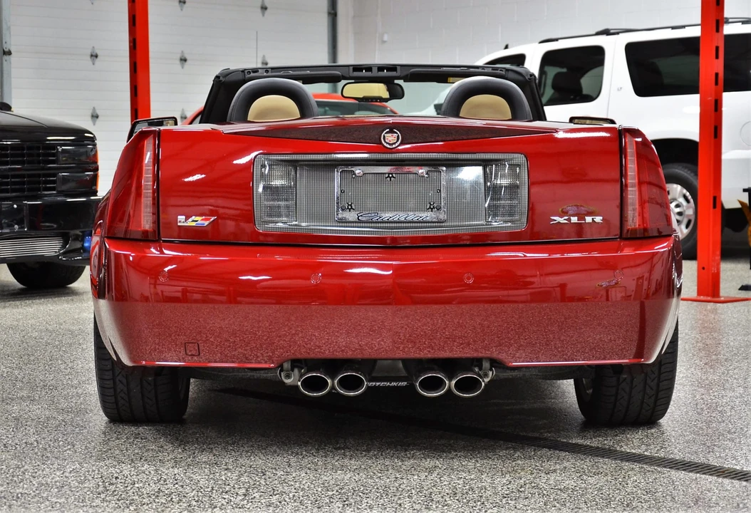2007 Cadillac XLR-V - Image 27 of 31