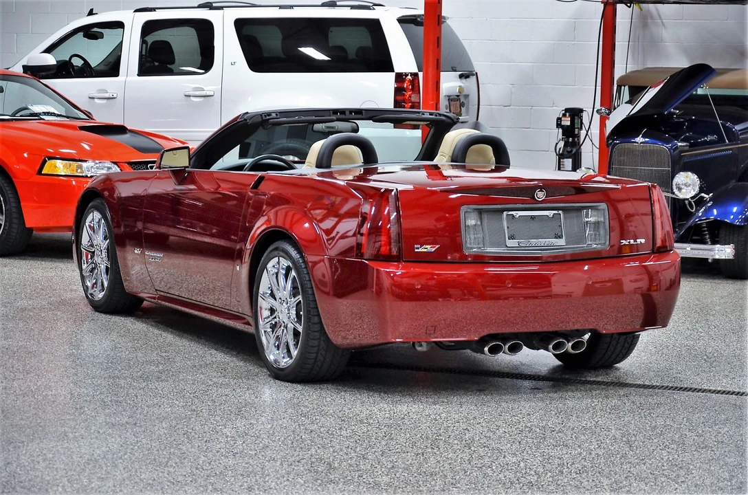 2007 Cadillac XLR-V - Image 23 of 31