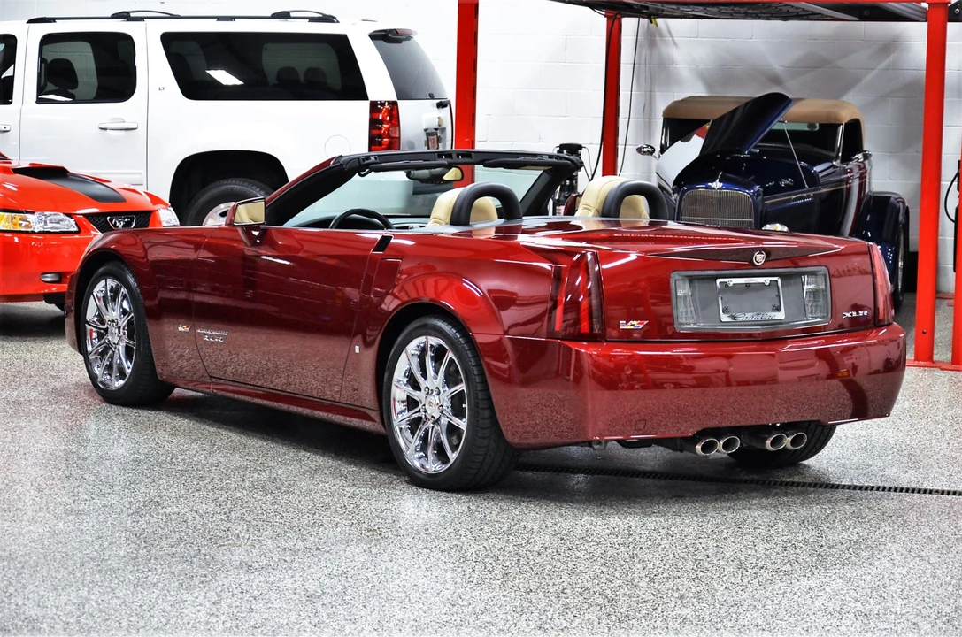 2007 Cadillac XLR-V - Image 19 of 31