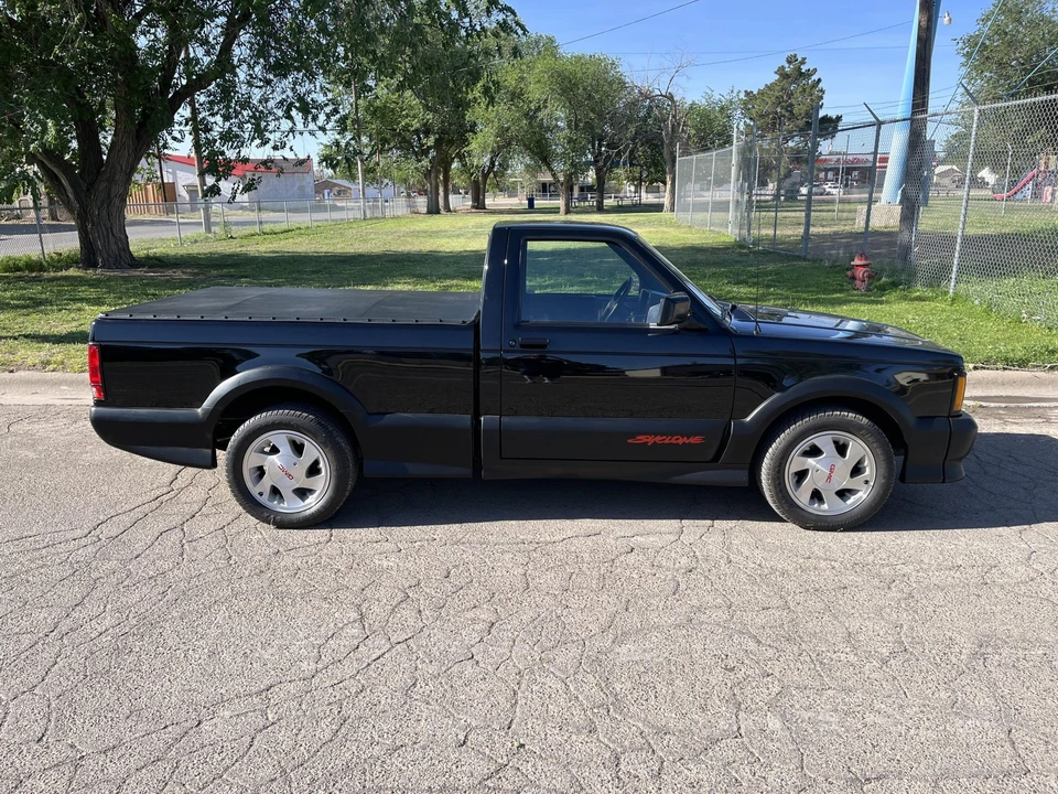 1991 GMC Syclone - Image 8 of 31