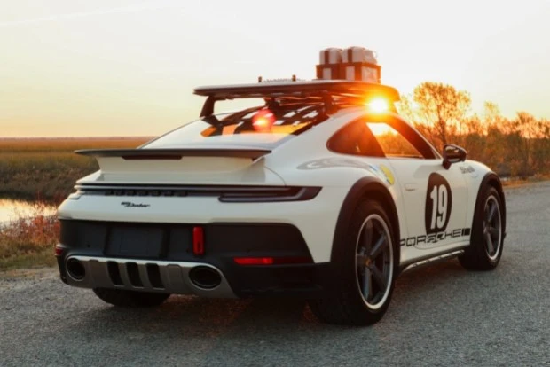 2024 Porsche 992 Dakar - Image 2 of 8