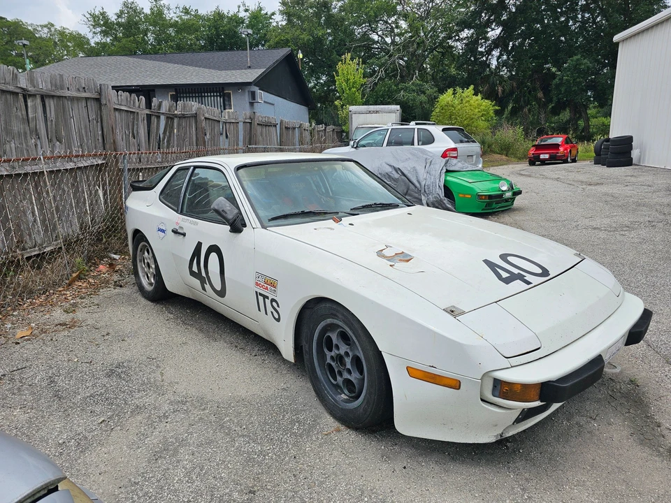 1985 Porsche 944 - Image 2 of 10