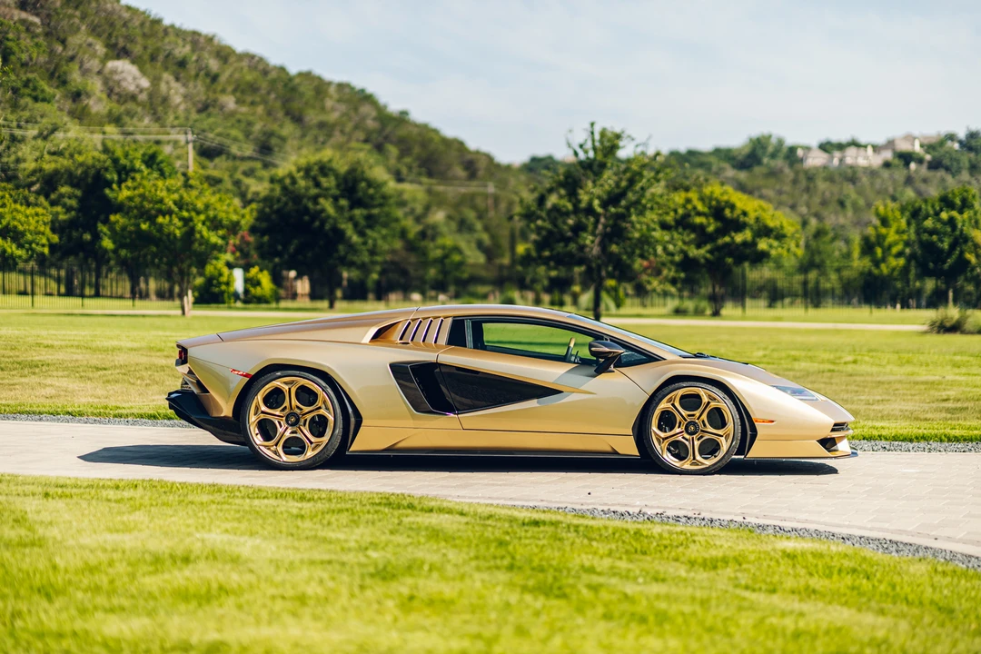 2022 Lamborghini Countach LPI 800-4 - Image 10 of 31