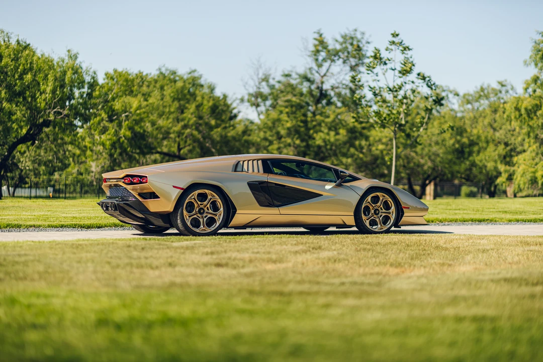 2022 Lamborghini Countach LPI 800-4 - Image 13 of 31