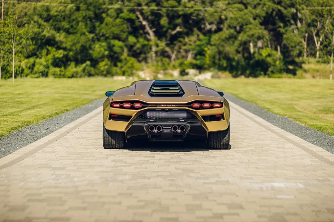 2022 Lamborghini Countach LPI 800-4 - Image 16 of 31