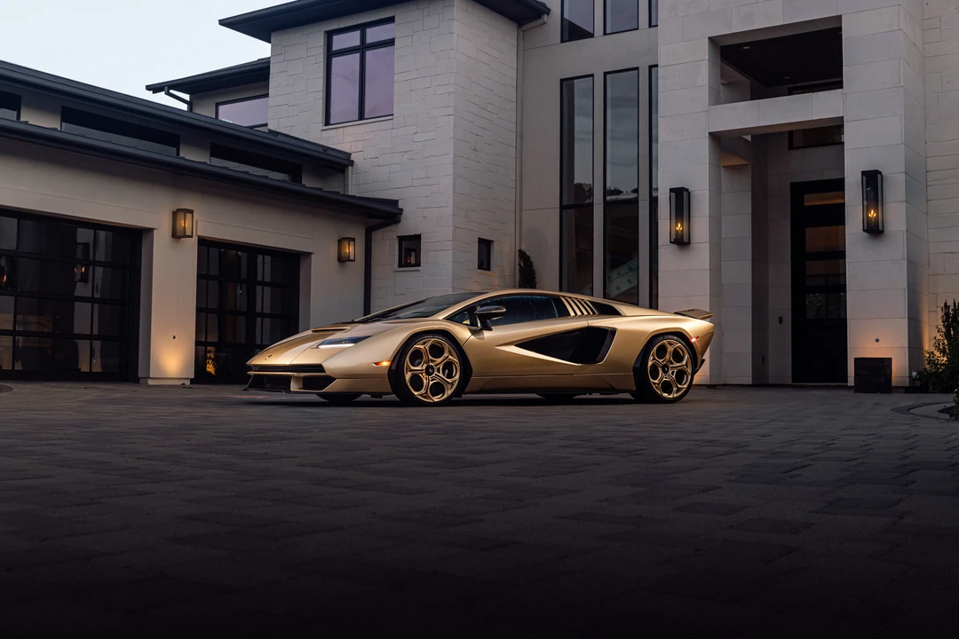 2022 Lamborghini Countach LPI 800-4 - Image 2 of 31