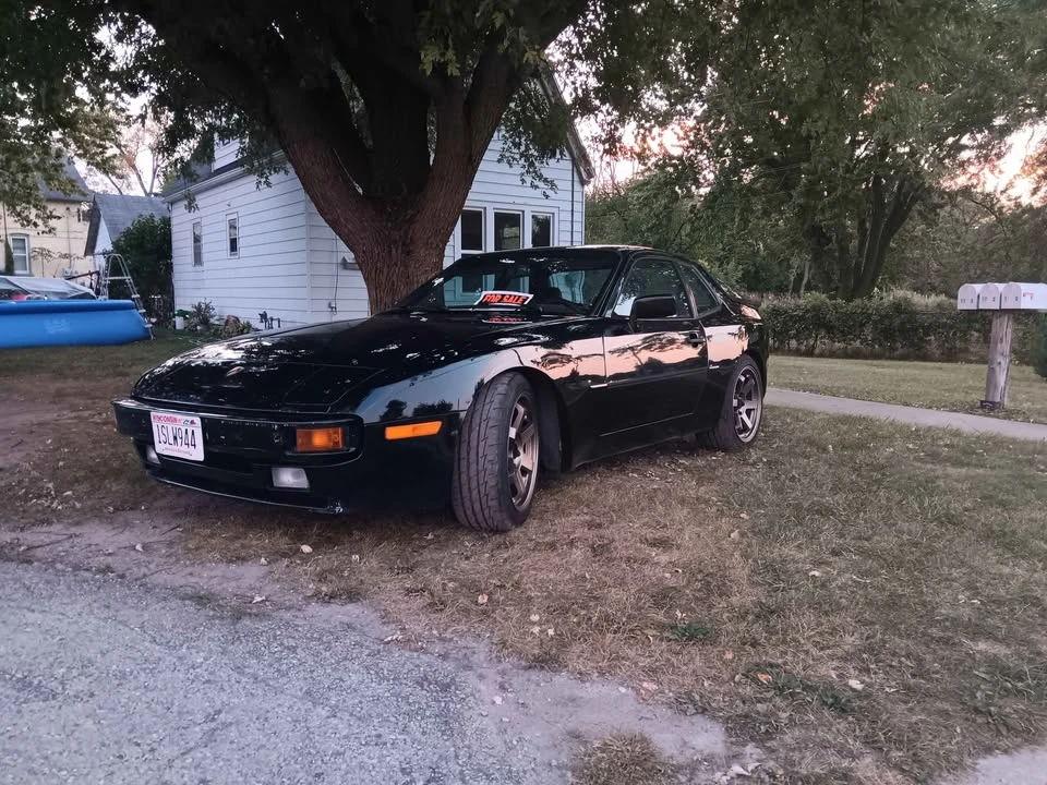 1985 Porsche 944 - Image 2 of 4